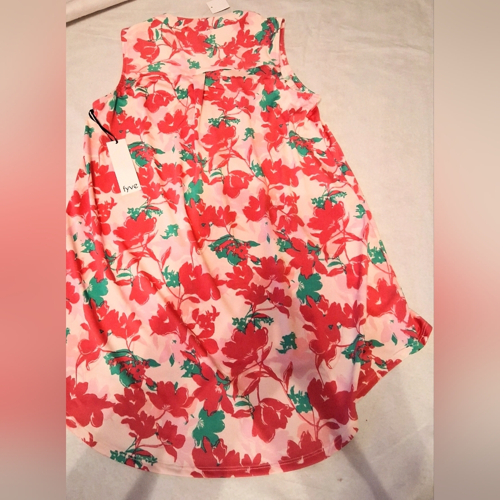 NWT Fyve  ladies top, pink floral, sz S